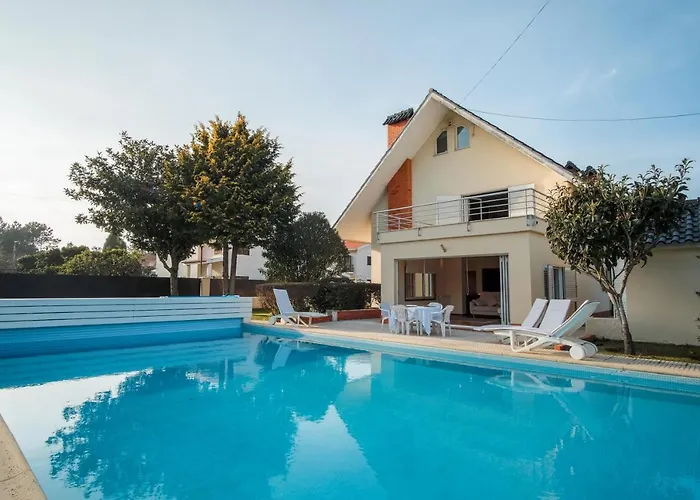 Villa In Esposende